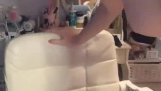暗黑阿樂全裸小秀~隨著音樂玩弄騷逼~