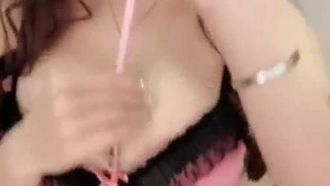 36D爆乳網嫩模雙人大秀~與土豪享受雙飛快感!!