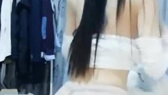 長くてまっすぐな黒人のお姉さんは～泡だらけ～触れたら処女膜が破れそうな～