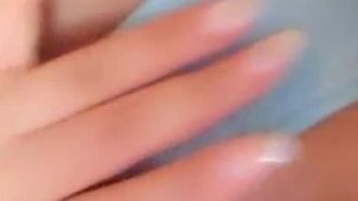 フェイスレスホストのセクシーショー～シャツを脱いで～下着を脱いで～パパ、何が見たいの～