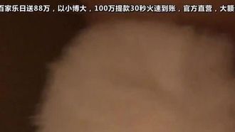スーパーモデル A'Zhu の裸のアナルプラグを使った大規模なセルフィー_1