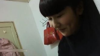 剛發薪水晚上就去城中村找了個笑容甜美的站街妹出出火高清