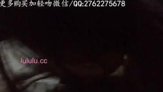 总是喜欢骑在我上面的女孩 真拿她没办法