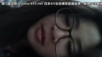 新加坡大學女正妹廁所自慰