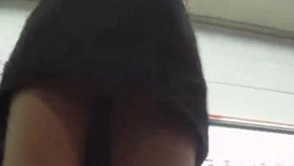 南韓地鐵尾隨抄底偷拍美腿短裙～23