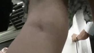 南韓地鐵尾隨抄底偷拍美腿短裙～21