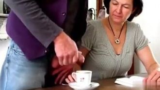 [Europe and America] What should I do if my coffee is out of creamer? Then make it on site!