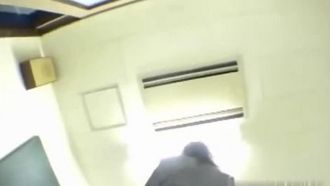 露出した下着