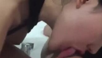 高颜值越韩混血美女自拍福利视频第二部先口再啪啪啪