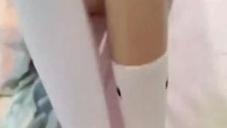 白袜学妹1 足交，手指调教到高潮