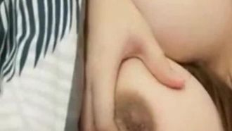 極品爆乳女大學生揉胸4