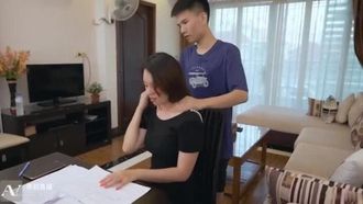MD0021來幫忙補習的風韻表姐