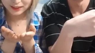 [South Korea] Sweet interaction between couple anchors~Take off your clothes and confess all the secrets to each other~