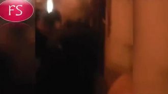 [欧美] 这些妓女和嫖客被抓到后...竟被迫裸体游街走回警局