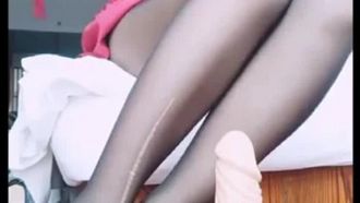 Weibo 女神オレンジ猫-黒シルクピンクスーツ足コキ