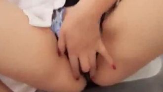 淫語とオナニーをするふしだらな女ヘリアンが黒い網タイツでオナニーします。