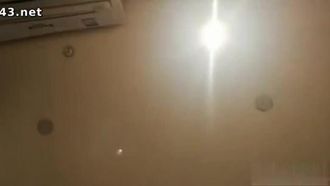 某市科技大学研究生情侣性爱视频流出两人PK看看谁口活好对白有趣