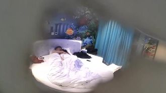 海の家で若い大学生カップルがセックスするメガネ男が卑猥で細い体なのにセックスが激しいのに肌がスベスベでスレンダー美女が絶叫して息切れするほど激しく犯される。 。