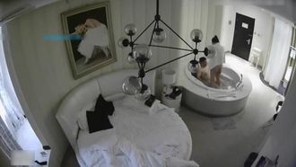 Secretly filmed in a boutique hotel, a selfie video of a couple secretly having sex leaked! !