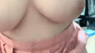 扎着两个辫子童颜巨乳萌妹子啪啪秀 深喉口交跳蛋道具自慰侧入抽插