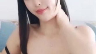 騷氣大奶妹演繹勾引修水管工人啪啪 深喉口交道具自慰後入大屁股猛操