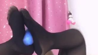 長相清純美女主播床上跳舞邊跳邊脫 性感大屁股全裸自摸喜歡不要錯過
