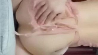 讓女友穿情趣內衣，看得我好興奮好想馬上插入