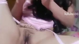 女性教授の見事な生きた魚のショーは、黄阿琦氏のショーに匹敵する