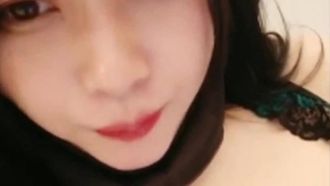 [中文主播外流]少女自慰短片骚逼里全是乳白色的淫水狂流