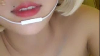 眼鏡萌妹自慰大秀全裸自摸按摩棒棒抽插呻吟
