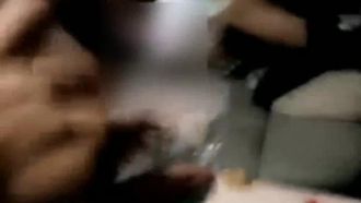 사촌과 사촌 사쿠라코는 야외에서 섹스를 하고, 그녀의 검은 스타킹과 아름다운 가슴은 너무 섹시해서 그녀가 울고 그녀 안에 싸울 때까지 계속 섹스합니다.