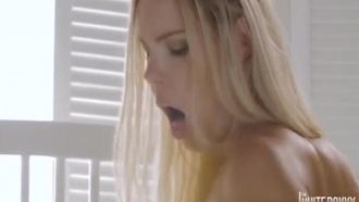 肉彈美女高品質性奮玩弄忍不住要硬作品,乳房身材一流極品肉肉的一看就有想插的慾望絕對操穴尤物