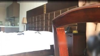私は彼女のかわいい親友とホテルでセックスするように頼みました。 彼女は華奢な体型をしていて、学校でたくさんの人に犯されるとは予想していませんでした。 彼女はとてもセクシーでセクシーです。 1080Pフルバージョン。