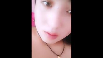 男性にセックスを求めても無視された美人キャスターがファンにポルノ動画を求めた