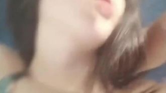 美女蜂蜜和粉丝啪啪貌似没有收到礼物就表演