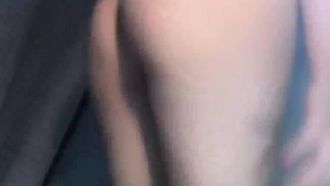 容姿端麗で美乳の女子アナがおっぱいを漏らして誘惑してくる 胸は大きくて勃起しており、乳首も大きくてとてもそそられます。