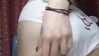 長相清純高顏值氣質美女全裸誘惑秀 脫光光椅子上掰開逼逼特寫挺能毛多 很是誘惑喜歡不要錯過