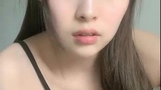 外形神似年輕時王祖賢的新生代直播主，和男友大方啪啪給大家看～