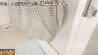 『ロリポップビロウ』最新作～純真なルームメイトがトイレで自撮りオナニーしているところを捕まり即ハメ！