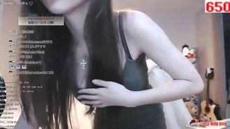 美少女自拍短视频流出？！秀舞挑逗好身材超诱人