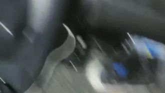 ロングヘアーの可愛い女の子が車の中でおじさんと遊んでるけど、セックスした後は物足りなくて一人でバイブで遊んでます～。