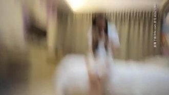 《村长寻花》与高颜值长腿妹子约啪，就让村长好好用肉棒照顾美女村民吧~