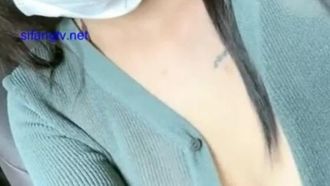 爆乳勾搭一姐李菲儿车上玩跳蛋搞得自己欲火焚身，赴酒店与白领小帅哥激烈啪啪~