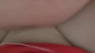 《勾搭那些事》幹無毛嫩穴超市服務員騷浪女友給大家看，女友也很配合爹爹們的要求盡力配合!