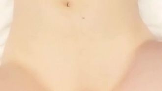 《巨乳小婊婊》00后白嫩小妹子和刺青哥啪啪狂操2天，屋子内留下的都是爱爱的痕迹~