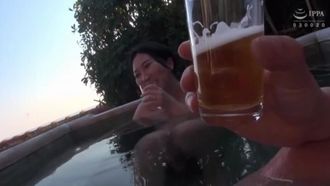 清純美乳妻子秘密溫泉SEX旅行