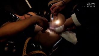 She couldn't hold back the climax but still felt so good that her body collapsed and her secret hole, which she had never seen before, exposed a large amount of semen.