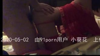 穿着红色战袍陪你打场轰轰烈烈的性爱！