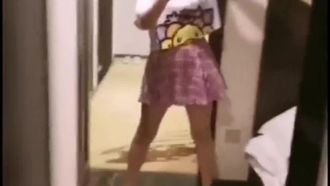 00後抖音少女與男友啪啪短片流出！無套抽插標緻身材~