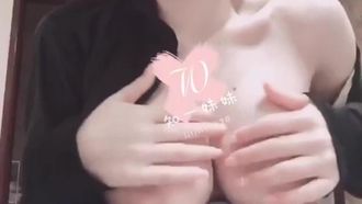Sister Zhiyi, my grandma has been taking good care of herself recently. Will my brother come to visit?